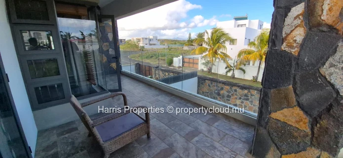 Beautiful individual villa for rent in Mon Choisy 
