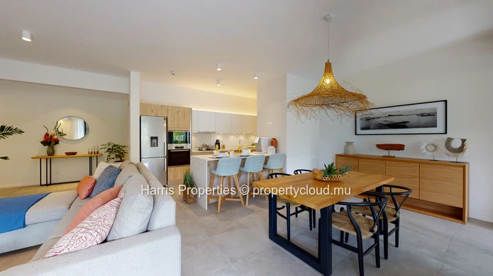 Luxurious apartment for sale on the ground floor with swimming pool and private garden
