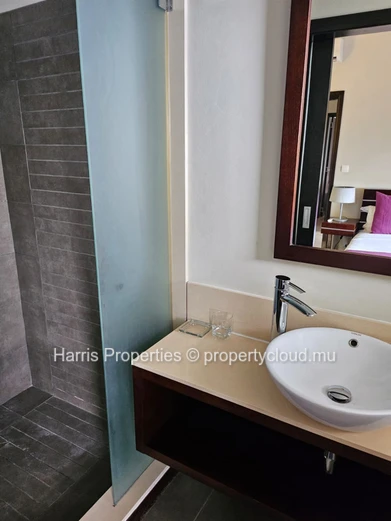 High-end RES penthouse for sale in a secure residential complex in Grand Baie 