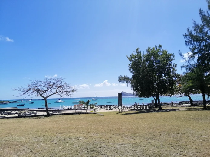 3 bedroom apartment for rent on the second floor in Cap Malheureux