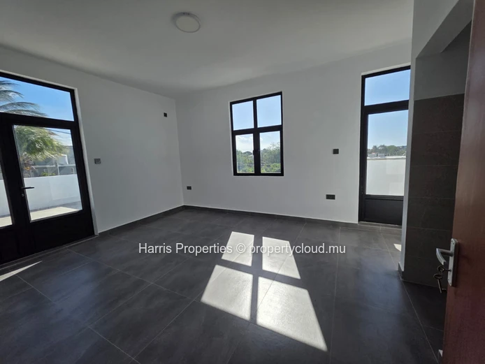 FOR SALE – New beautiful villa in Grand Gaube (Sole Mandate)
