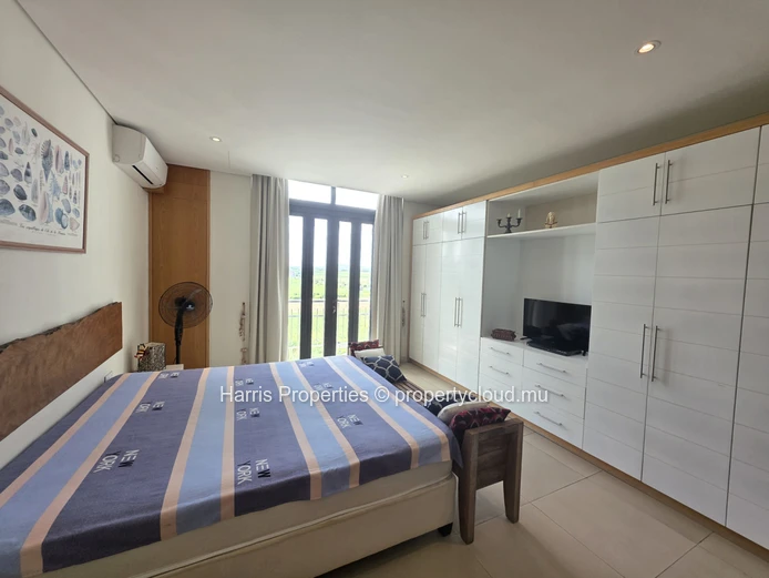 Magnifique duplex à vendre dans le prestigieux centre commercial La Croisette