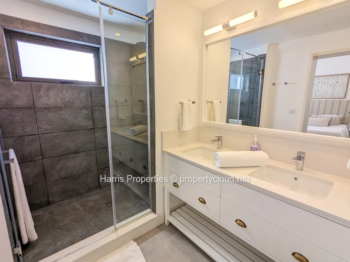 For rent beautiful 4 bedrooms apartment offering a panoramic view of the lagoon - ST ANTOINE