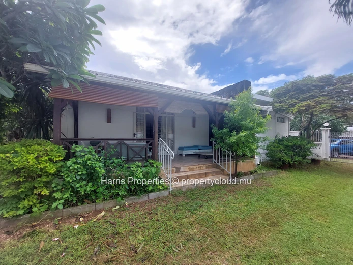 Large and beautiful Creole house ideally located in Péreybère for your vacation