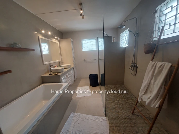 Large and beautiful Creole house ideally located in Péreybère for your vacation