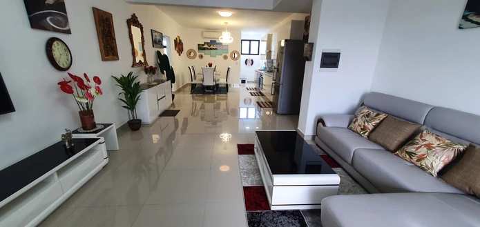 Modern & bright apartment on second floor for rent in Pereybere 