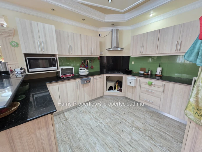 Spacious Individual House for Rent in Pereybere