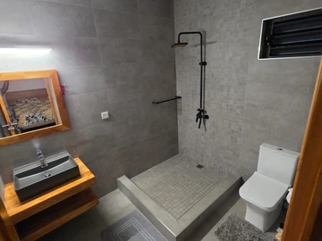 6 Bedroom Villa