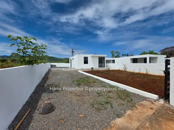 Investment opportunity: Off-plan individual villas in Khoyratty