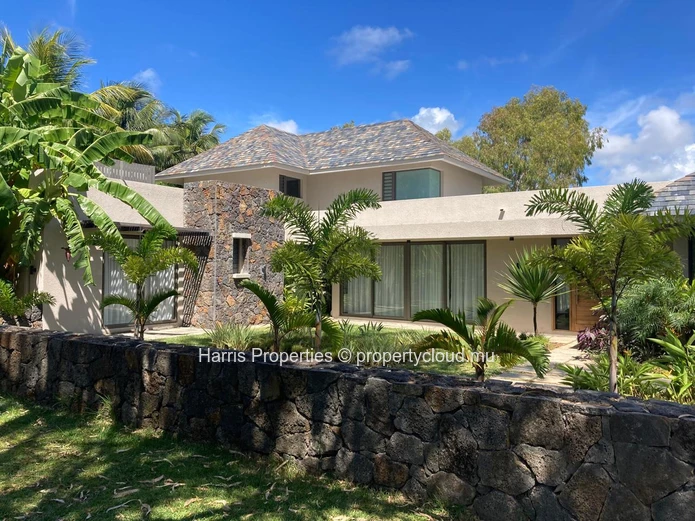 Villa For Sale – Beau Champ, In The Heart Of The Golf Course