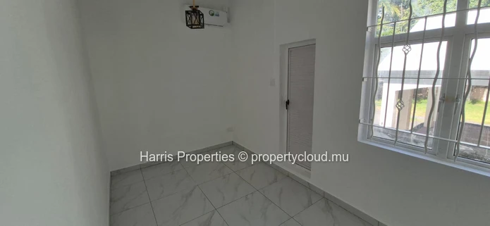 Appartement non meublé au rez-de-chaussée à louer à Grand Gaube