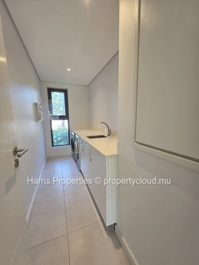 High standard G+2 apartment project with sea view located in Pointe aux Canonniers